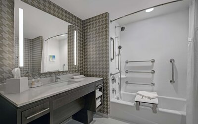 Home2 Suites by Hilton Milwaukee Downtown