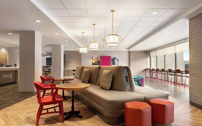 Home2 Suites By Hilton Milwaukee West