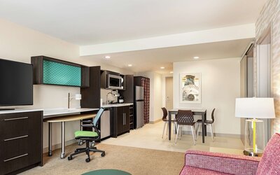Home2 Suites By Hilton Milwaukee West