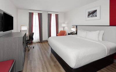 Ramada by Wyndham Milwaukee
