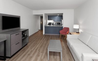 Ramada by Wyndham Milwaukee