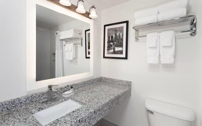 Ramada by Wyndham Milwaukee