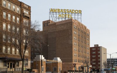 Ambassador Hotel Milwaukee, Trademark Collection by Wyndham