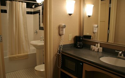 Ambassador Hotel Milwaukee, Trademark Collection by Wyndham