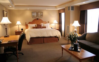 Ambassador Hotel Milwaukee, Trademark Collection by Wyndham