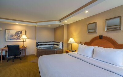 Ambassador Hotel Milwaukee, Trademark Collection by Wyndham