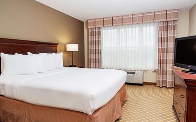 Country Inn & Suites by Radisson, Milwaukee West (Brookfield), WI