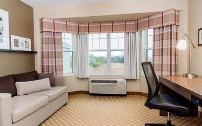 Country Inn & Suites by Radisson, Milwaukee West (Brookfield), WI