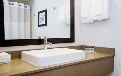 Country Inn & Suites by Radisson, Milwaukee West (Brookfield), WI
