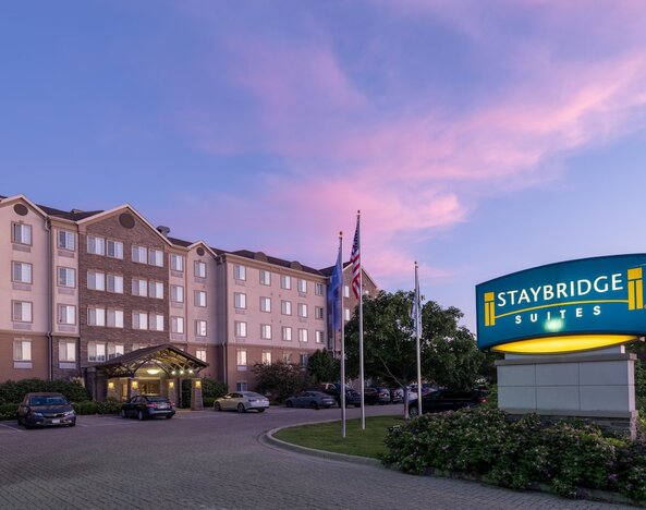 Staybridge Suites Milwaukee Airport South by IHG