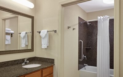 Staybridge Suites Milwaukee Airport South by IHG