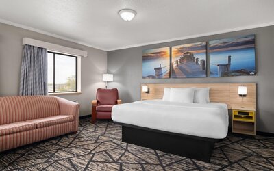 La Quinta Inn by Wyndham Milwaukee Airport / Oak Creek