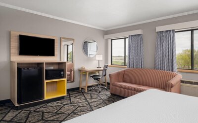 La Quinta Inn by Wyndham Milwaukee Airport / Oak Creek