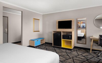 La Quinta Inn by Wyndham Milwaukee Airport / Oak Creek