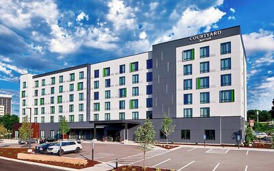 Courtyard by Marriott Minneapolis West