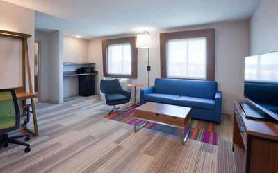 Holiday Inn Express & Suites Minneapolis – West End by IHG
