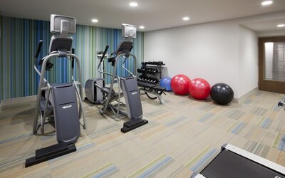 Holiday Inn Express & Suites Minneapolis – West End by IHG