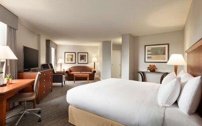 DoubleTree by Hilton Minneapolis - Park Place