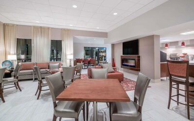 Ramada by Wyndham Minneapolis Golden Valley