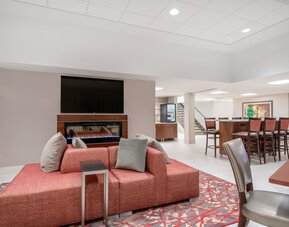 Ramada by Wyndham Minneapolis Golden Valley