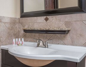 Ramada by Wyndham Minneapolis Golden Valley