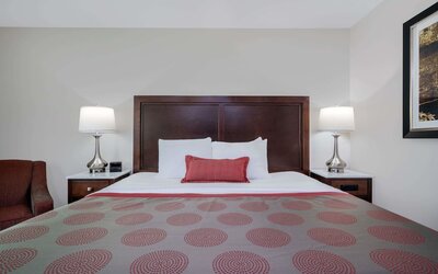 Ramada by Wyndham Minneapolis Golden Valley