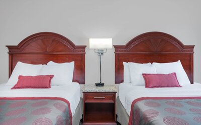 Ramada by Wyndham Minneapolis Golden Valley