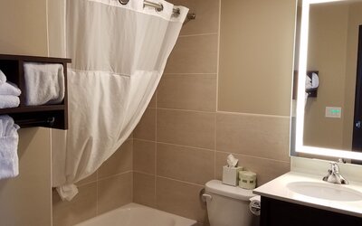 Ramada by Wyndham Minneapolis Golden Valley