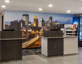 La Quinta Inn & Suites by Wyndham Minneapolis-Minnetonka