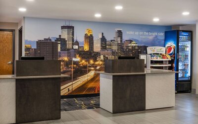 La Quinta Inn & Suites by Wyndham Minneapolis-Minnetonka