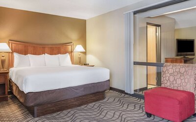La Quinta Inn & Suites by Wyndham Minneapolis-Minnetonka