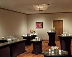 Sheraton Minneapolis West Hotel