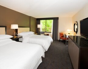 Sheraton Minneapolis West Hotel