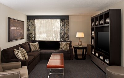 Sheraton Minneapolis West Hotel