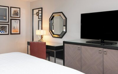 Sheraton Minneapolis West Hotel