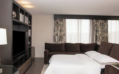 Sheraton Minneapolis West Hotel