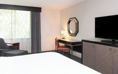 Sheraton Minneapolis West Hotel