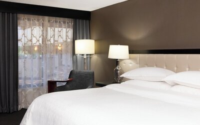 Sheraton Minneapolis West Hotel