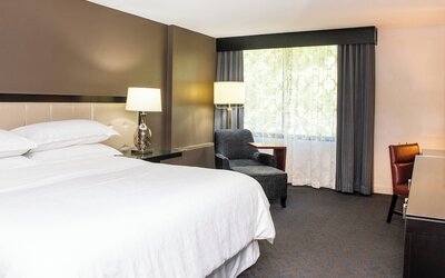 Sheraton Minneapolis West Hotel