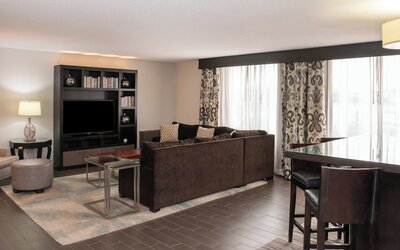 Sheraton Minneapolis West Hotel