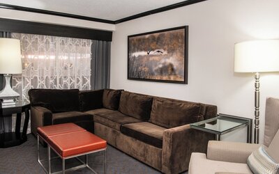 Sheraton Minneapolis West Hotel