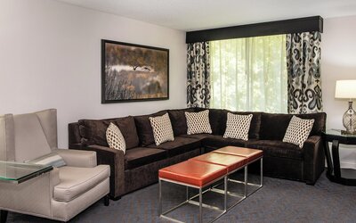 Sheraton Minneapolis West Hotel