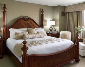 Crowne Plaza Minneapolis West by IHG