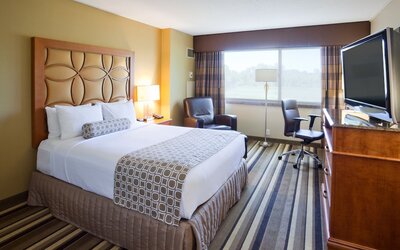 Crowne Plaza Minneapolis West by IHG