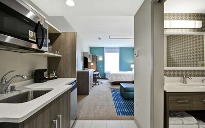Home2 Suites by Hilton Plymouth, MN