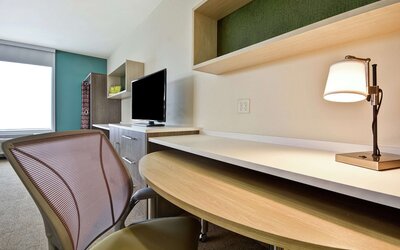 Home2 Suites by Hilton Plymouth, MN