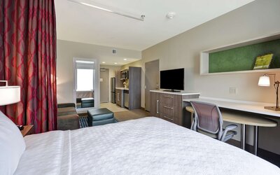 Home2 Suites by Hilton Plymouth, MN