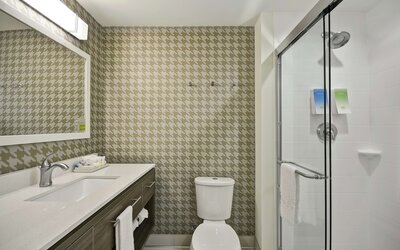 Home2 Suites by Hilton Plymouth, MN