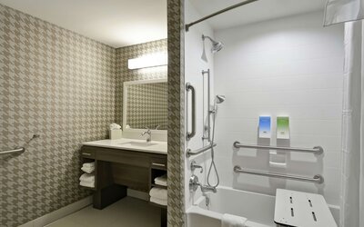 Home2 Suites by Hilton Plymouth, MN