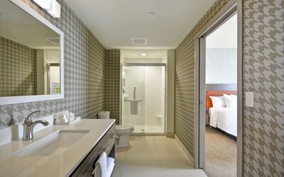 Home2 Suites by Hilton Plymouth, MN